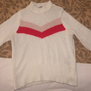 White turtle neck sweater